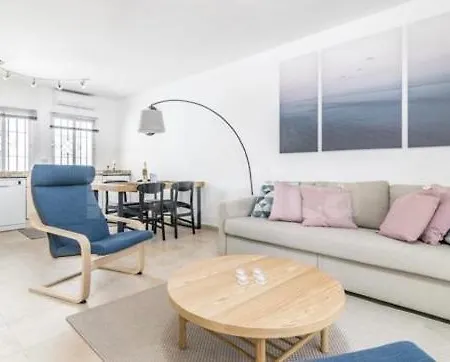 Cozy Next To Hard Rock