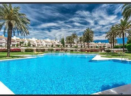 Cozy Next To Hard Rock *